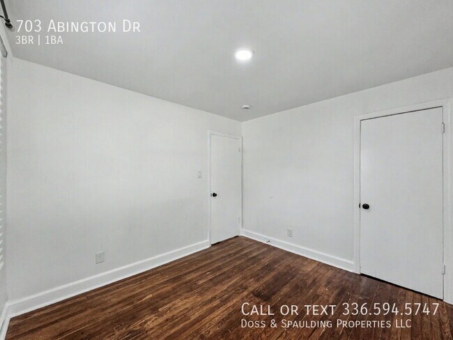 Building Photo - 703 Abington Dr