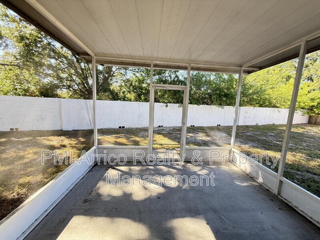 Building Photo - 12653 Longcrest Dr