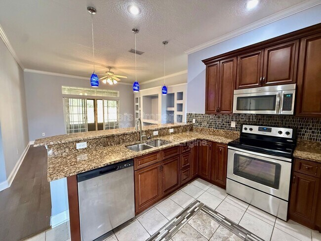 Building Photo - 11304 Landing Estates Dr