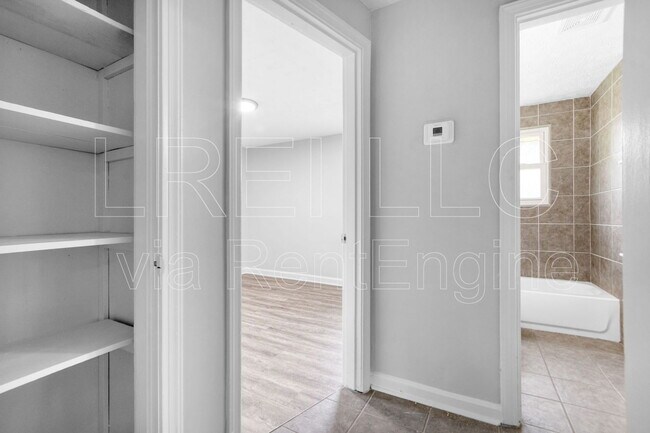 Building Photo - 3224 Patricia Dr