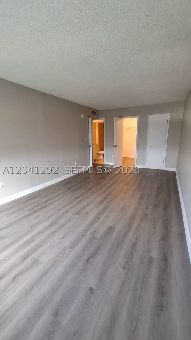 Building Photo - 496 NW 165th St
