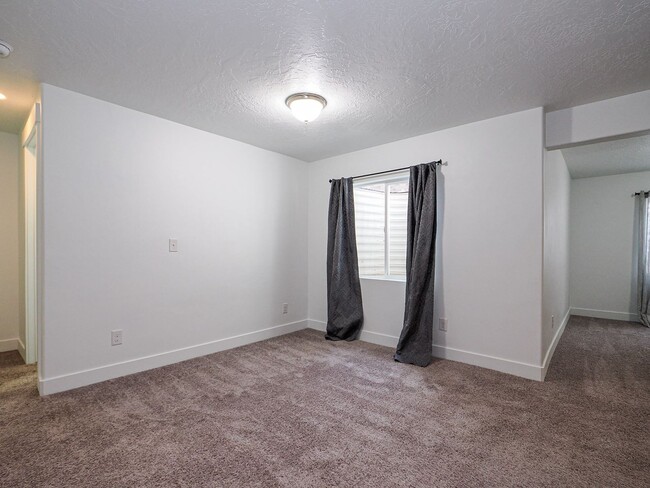 Building Photo - Basement Apartment in Eagle Mountain