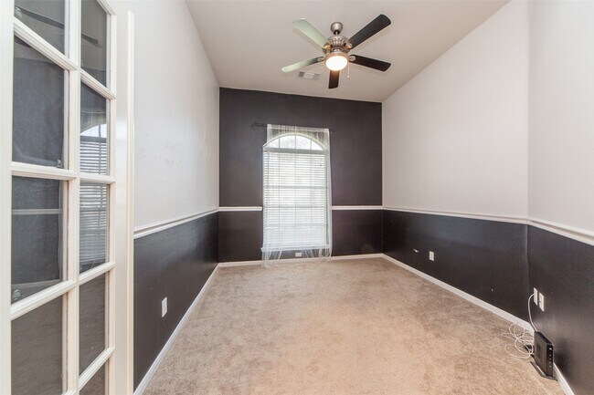Building Photo - 3114 Glenwood Dr