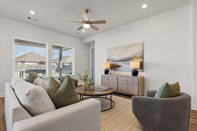 Building Photo - 908 Knowles Dr