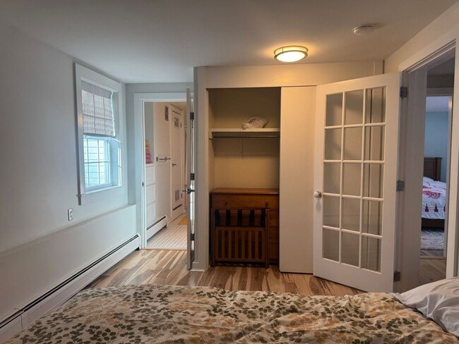 Building Photo - 2 Bedroom in Woodstock