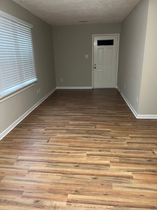 Building Photo - 4311 Warwick Rd