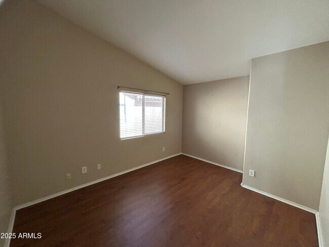 Building Photo - 13444 W Paradise Ln