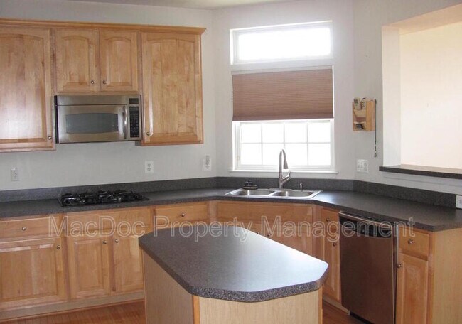 Building Photo - 9320 Birch Cliff Drive