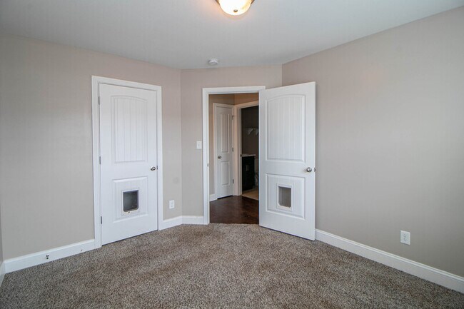 Building Photo - 151 Ambridge St