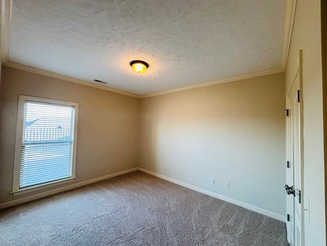 Building Photo - Walnut Trace Subdivision