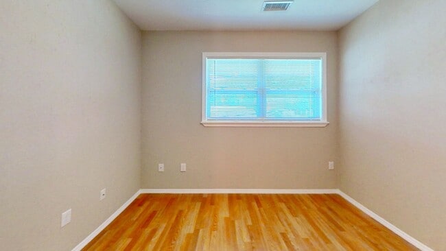 Building Photo - 30 Elton St