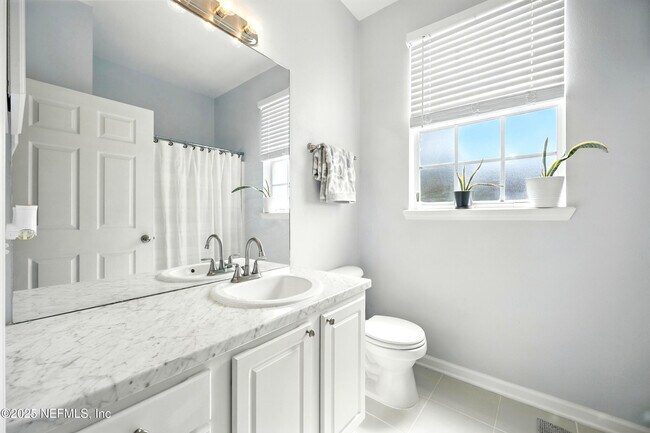 Building Photo - 7990 Baymeadows Rd