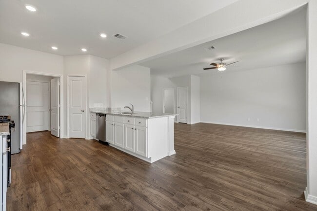 Building Photo - 10377 Red Cardinal Dr