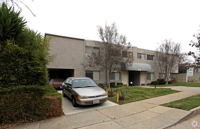 Building Photo - Monterey Apts