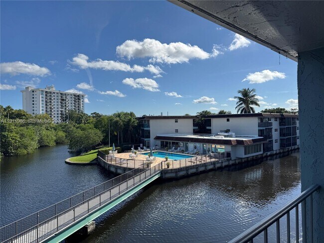 Building Photo - 1752 NW 3rd Terrace