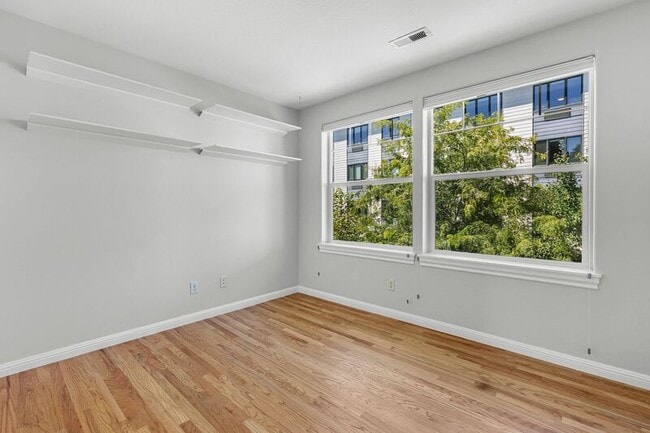 Building Photo - 2529 SE 32nd Ave