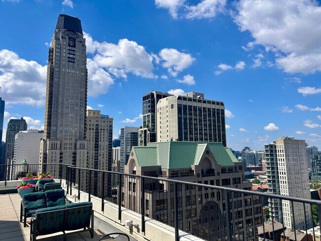 Building Photo - 50 E Bellevue Pl