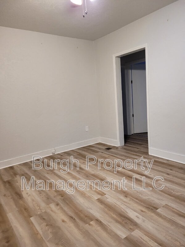Building Photo - 2607 Voelkel Ave