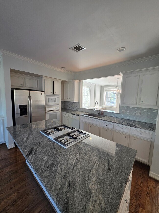 Building Photo - 1714 Roy St