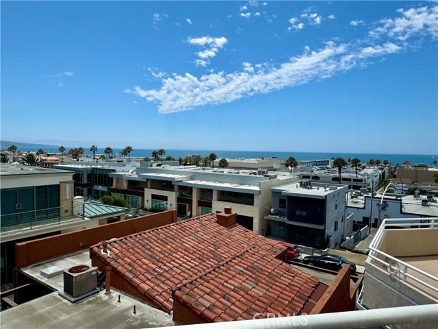 Building Photo - 1342 Manhattan Ave