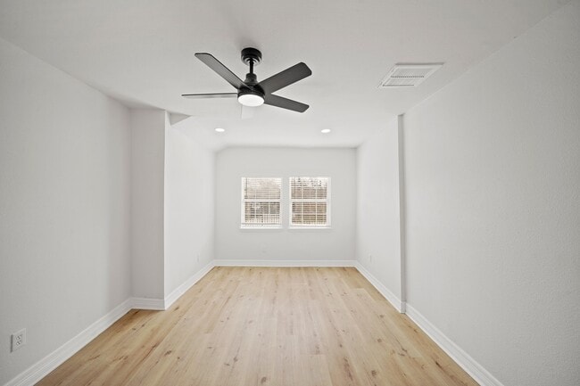 Building Photo - 3501 Farmer St