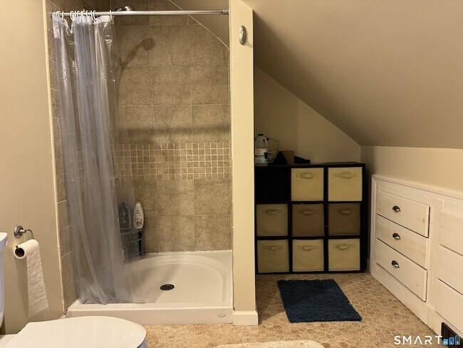 Building Photo - 330 Ridge Rd