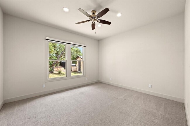 Building Photo - 3400 Tuscany Dr