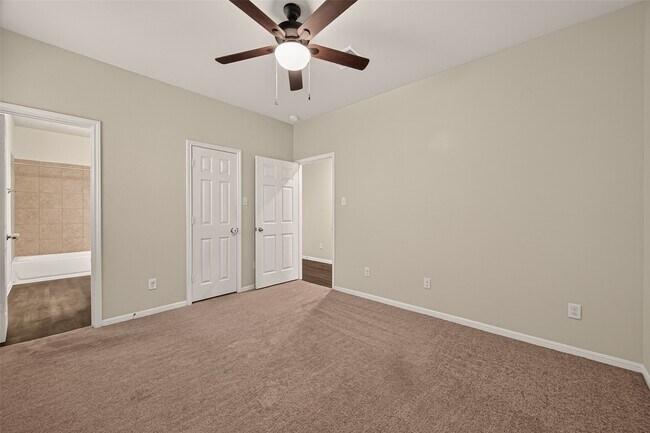 Building Photo - 13129 Leisure Cove Dr