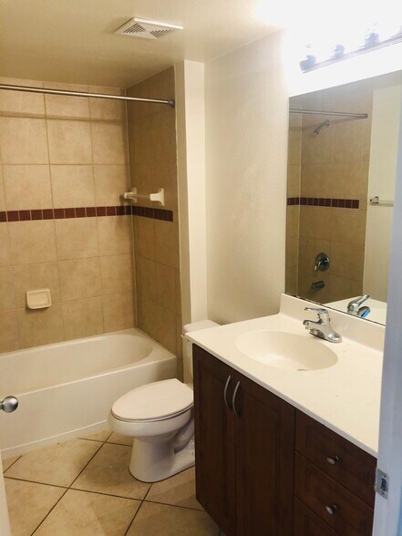 Building Photo - 6510 Emerald Dunes Dr