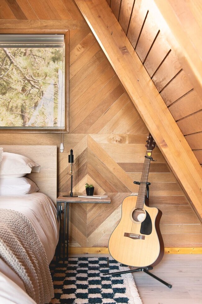 Building Photo - Fully Furnished Modern Mountain Cabin in Wrightwood 2 bedroom 1 bath
