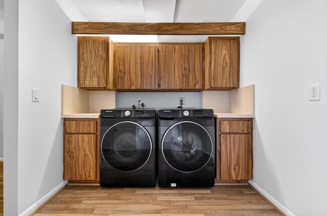 Building Photo - 3507 Village Blvd