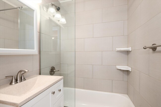 Building Photo - 5290 Highline Pl