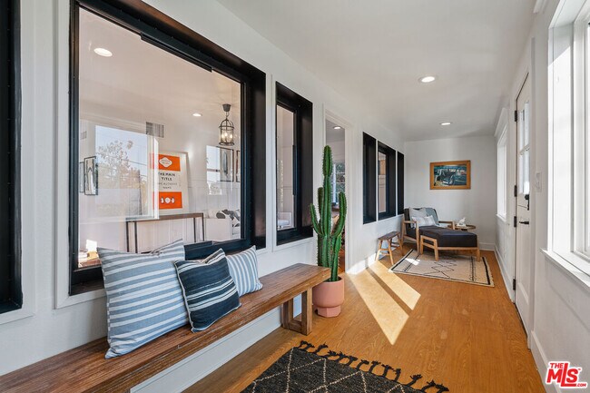 Building Photo - 2217 Scott Ave