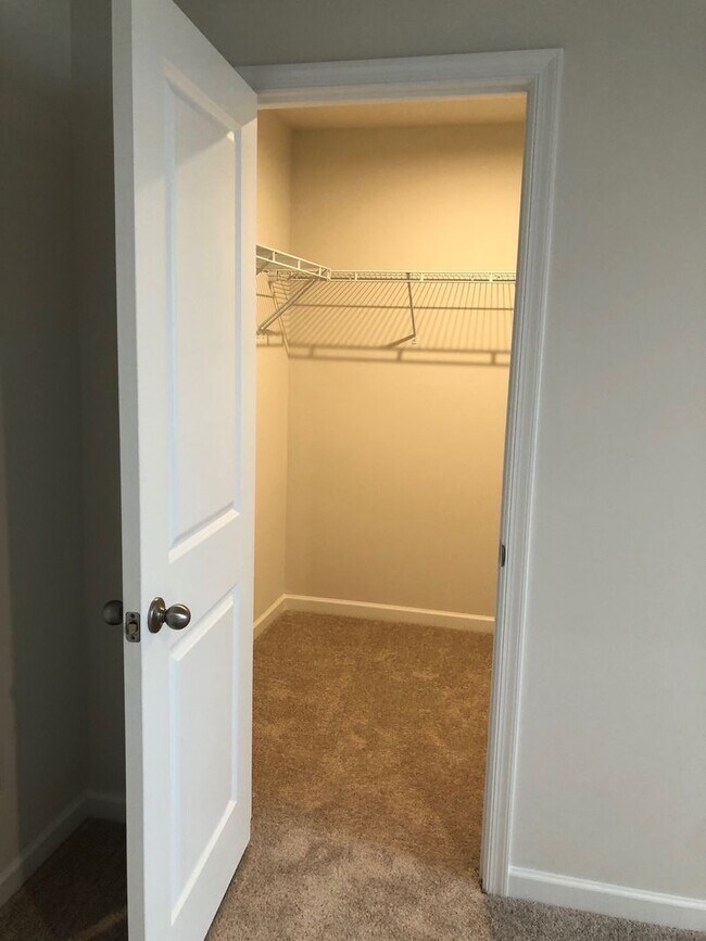 Building Photo - Beautiful *Like New* Home  in Christiana!