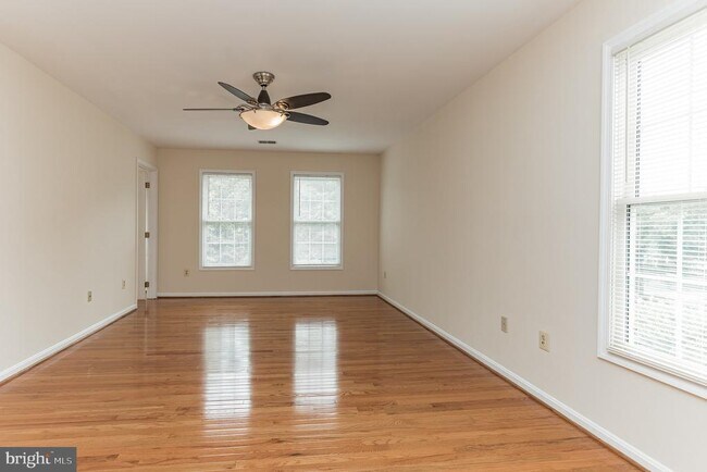 Building Photo - 13907 Willow Tree Dr