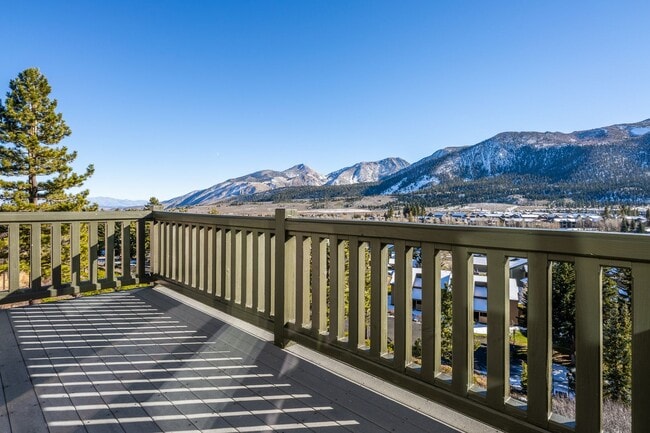 Building Photo - Mountain View Haven