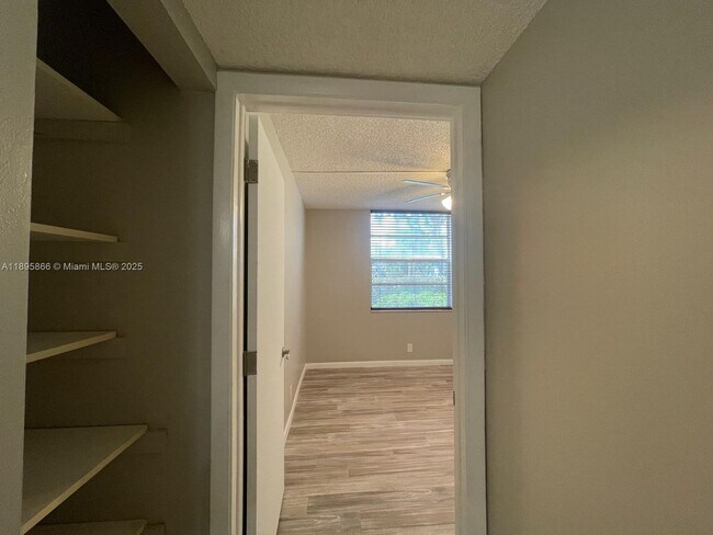 Building Photo - 7875 Margate Blvd