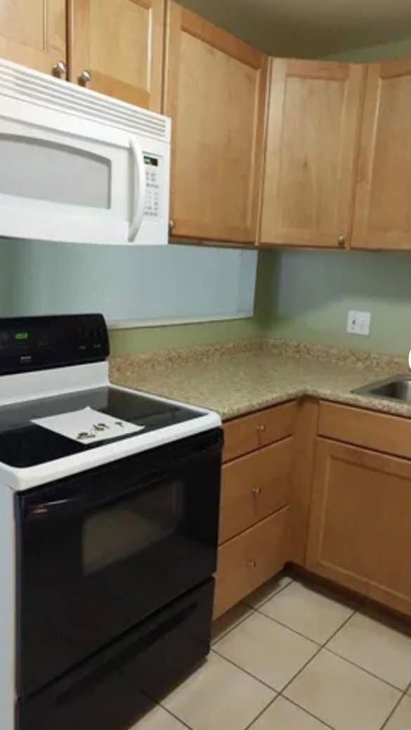 Building Photo - 152 Quarry Hill rd