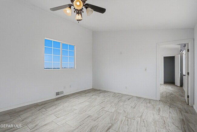 Building Photo - 15088 Rancho Del Sur Dr