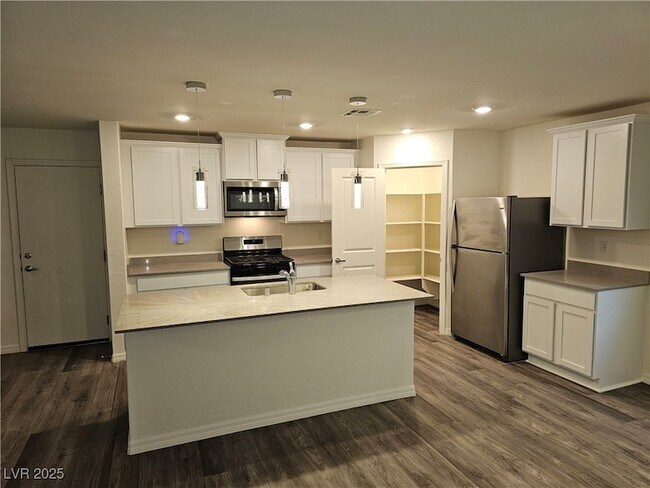 Building Photo - 6730 Warthog Ave