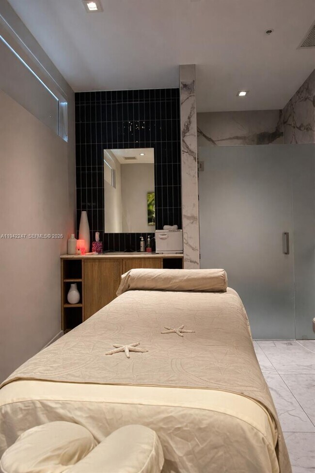 Building Photo - 90 SW 3rd St