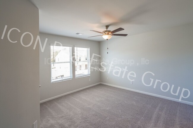 Building Photo - 124 Vlg Grn Dr NW