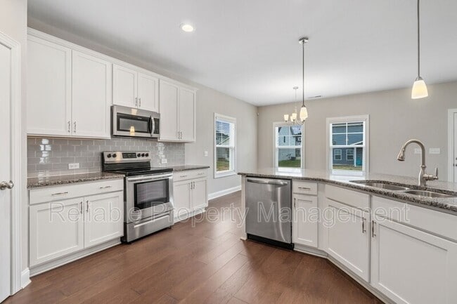 Building Photo - 102 Wicklow Ct