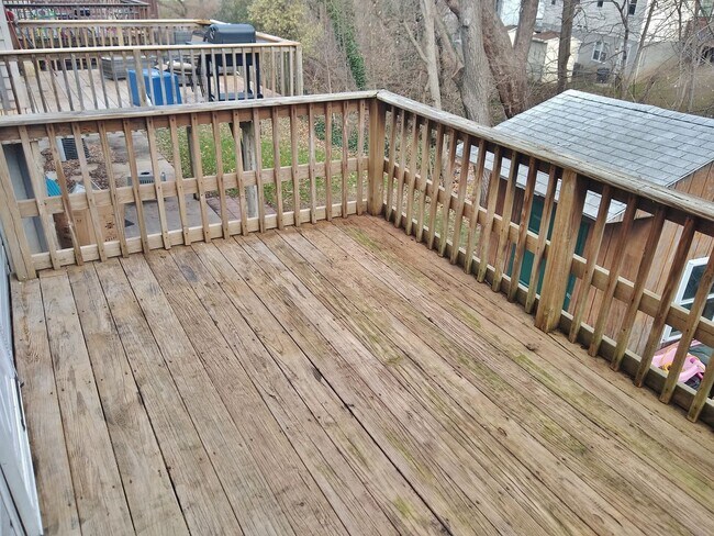 Building Photo - 2 Bed / 1-1/2 Bath Single Family Home Townhome