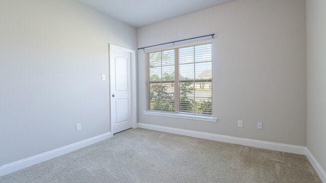 Building Photo - 15063 Baylor Ave