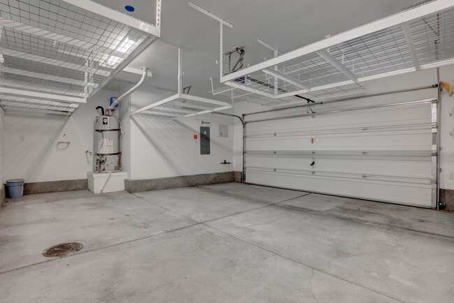 Building Photo - 3096 Bicentennial Pkwy