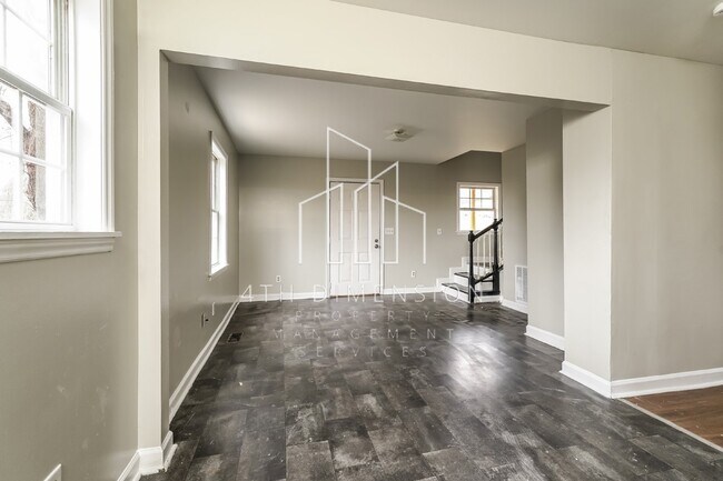 Building Photo - Charming 4-Bedroom Rental with Hardwood Fl...