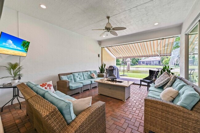 Building Photo - 2350 Bellarosa Circle