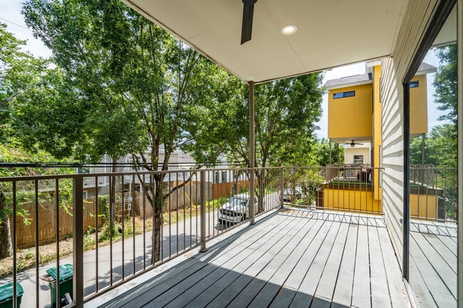 Building Photo - 4302 Spencer St