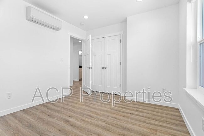 Building Photo - 1318 Bradley Ct